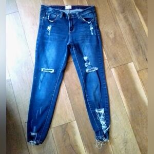 Gogo distress ankle jeans sz 9
